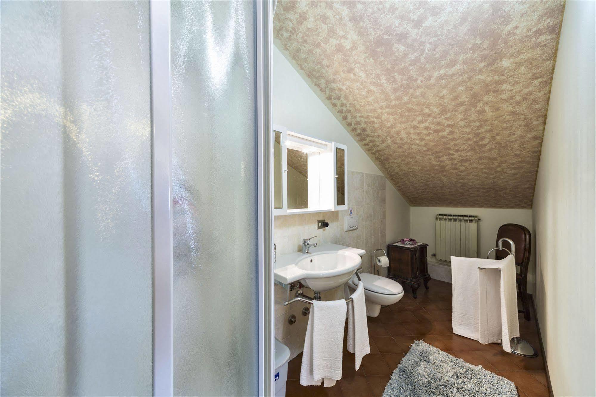 B&B - Foresteria - Frontelago Lake Como Mandello del Lario Exteriör bild